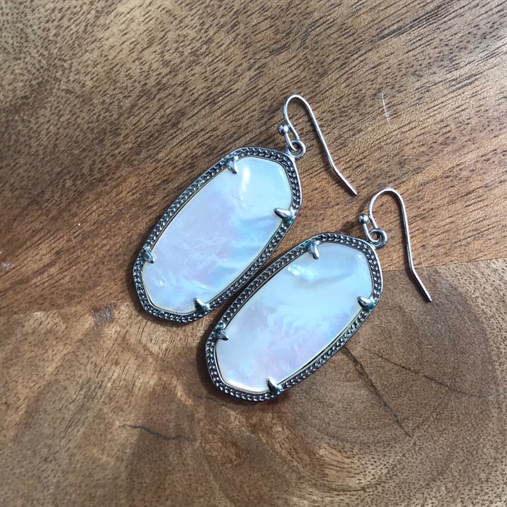 Kendra Scott silver Elle Earrings with ivory Pearl